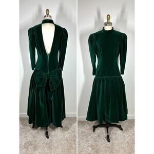 True Vintage House of Bianchi Green Velvet Party Dress Medium 28" Waist 60s 70s